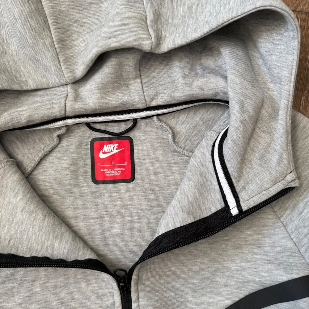 Nike Tech Fleece Tracksuit Boys Large Grey Full Zip Hoodie and Joggers Set